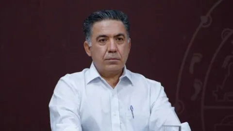 Inzunza deja la bancada de Morena y se declara senador independiente