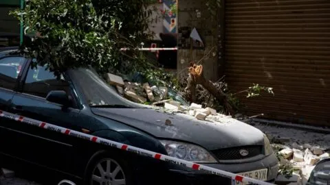 Imágenes: sismo deja tres heridos y daños materiales en España