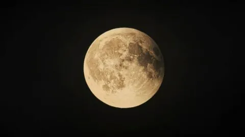 La trayectoria oficial del eclipse lunar de agosto y su paso exacto por EE. UU.