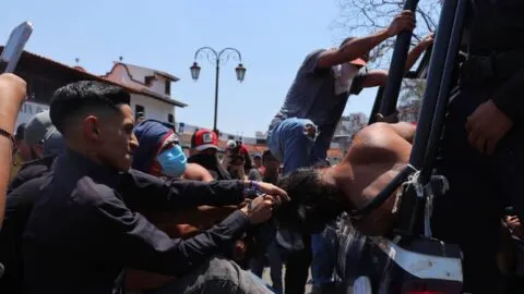 Evitan linchamiento en Huejotzingo, Puebla; rescatan a hombre señalado por robo