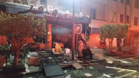 Explosión e incendio en restaurante de la colonia Roma Norte dejan 13 lesionados