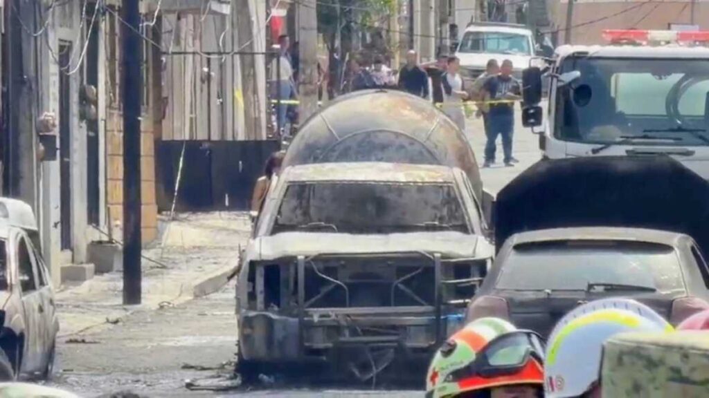 Captan explosión de pipa en Cuernavaca