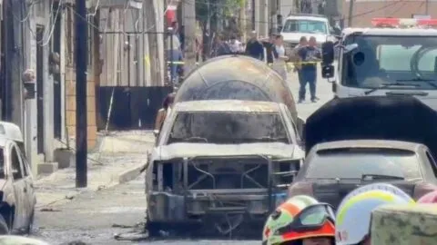 Captan el momento exacto de la explosión de una pipa de gas en Cuernavaca