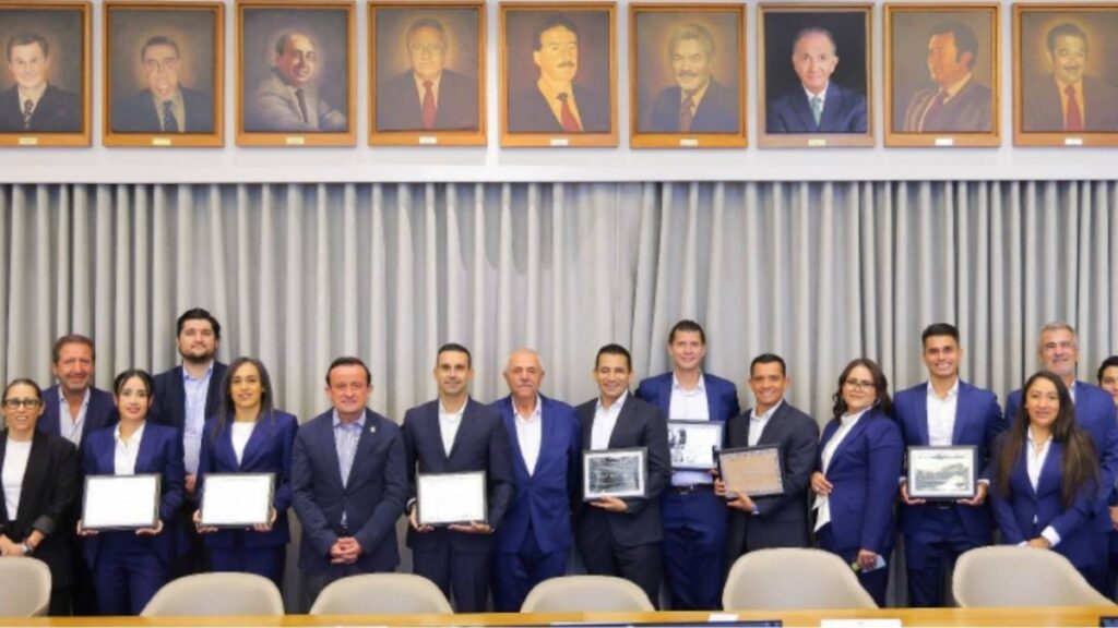 Árbitros reconocidos por la FMF