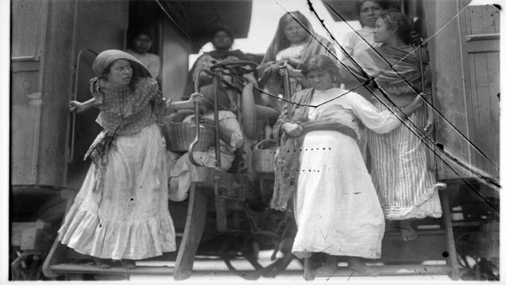 Soldaderas. Foto del Fondo Casasola, Sinafo – INAH