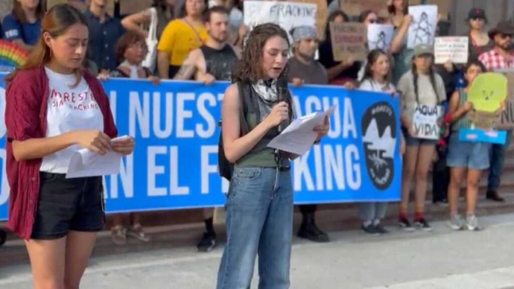 Ambientalistas protestan en Monterrey contra posibles proyectos de fracking en el noreste