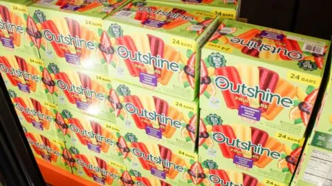 Retiran del mercado Outshine Fruit Bars por posible contaminación con vidrio