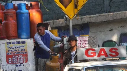 ¿Qué pasa en Nuevo León? Reportan intenso olor a gas y azufre en varios municipios