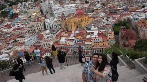 Video viral: denuncian que guías turísticos obligan a pagar entradas en Guanajuato