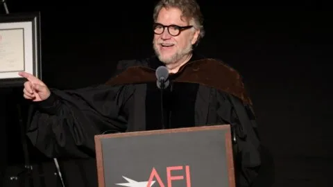 Guillermo del Toro recibe doctorado honoris causa del American Film Institute