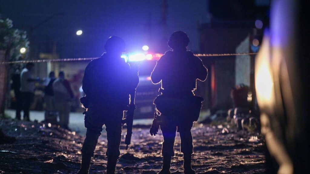 INEGI reportó 27,989 homicidios en 2025, mientras el SESNSP registró 20,674 víctimas; la diferencia fue de 7,315 casos.