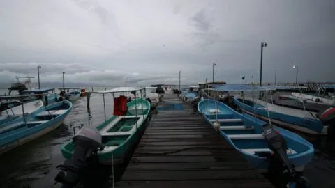 Huracán Karina se intensifica a categoría 4 en el Pacífico; ve su trayectoria y si afectará México