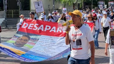 Marchan familiares en Jalisco exigiendo la búsqueda de desaparecidos con vida