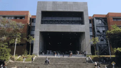 Iban a Cuautla y terminaron en CDMX; camión con 30 alumnos de la UAEM desvía ruta