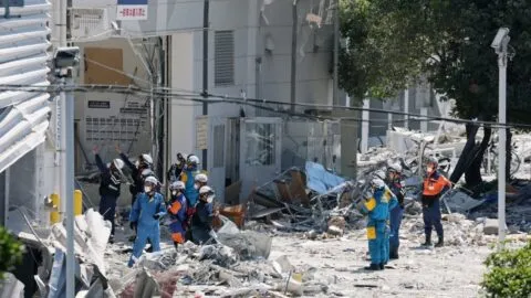 Japón eleva a 38 el número de muertos por el sismo en Kyushu
