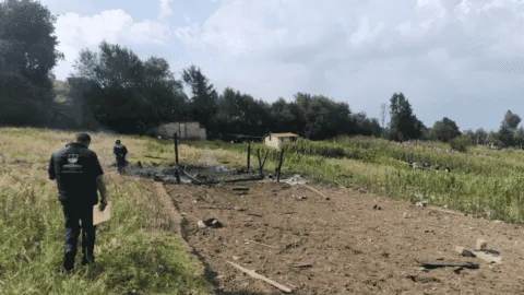 Explosión en taller clandestino deja al menos un muerto y 2 heridos en Zinacantepec, Edomex