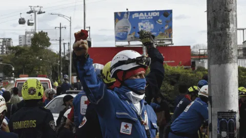 Valle de Cauca, Colombia, continúa con labores de rescate tras terremoto; hay miles de damnificados