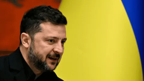 Zelenski rechaza elecciones en Ucrania mientras siga la guerra