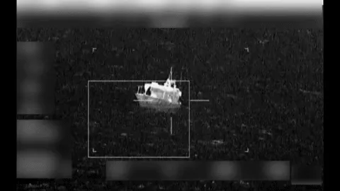 Ejército de Estados Unidos y Ecuador destruyen barco vinculado al narco