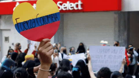Embajada de Colombia en México pide evitar colectas no verificadas; aún no abren centro de acopio