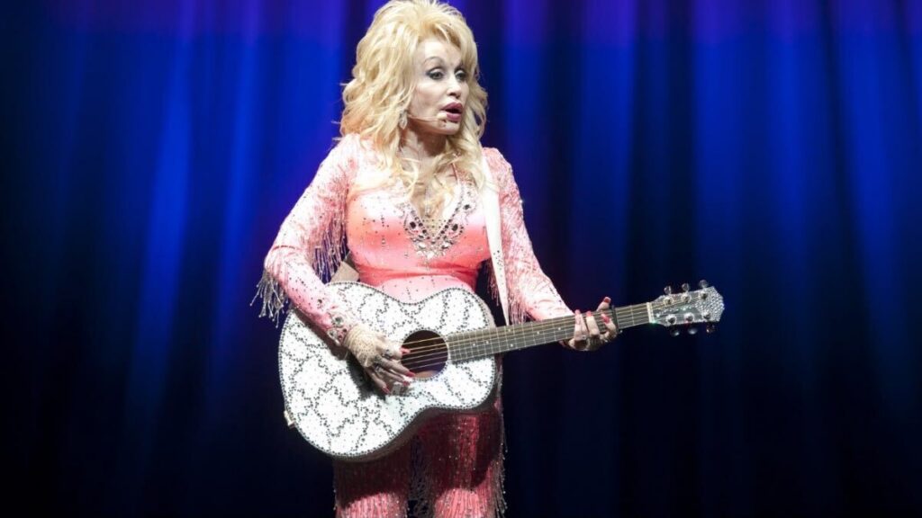 La leyenda de la música country Dolly Parton falleció a los 80 años.