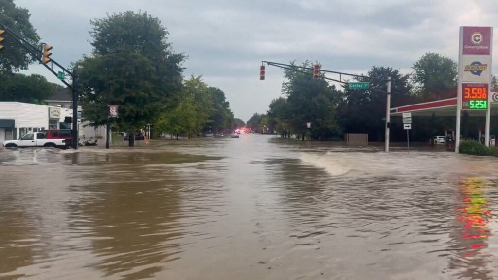 Inundaciones récord en Indiana dejan ya al menos 6 muertos; lluvias mantienen amenaza