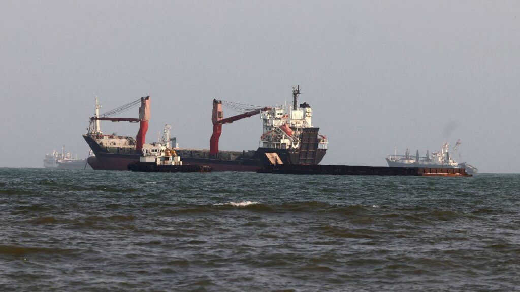 Irán niega control de Estados Unidos en el estrecho de Ormuz