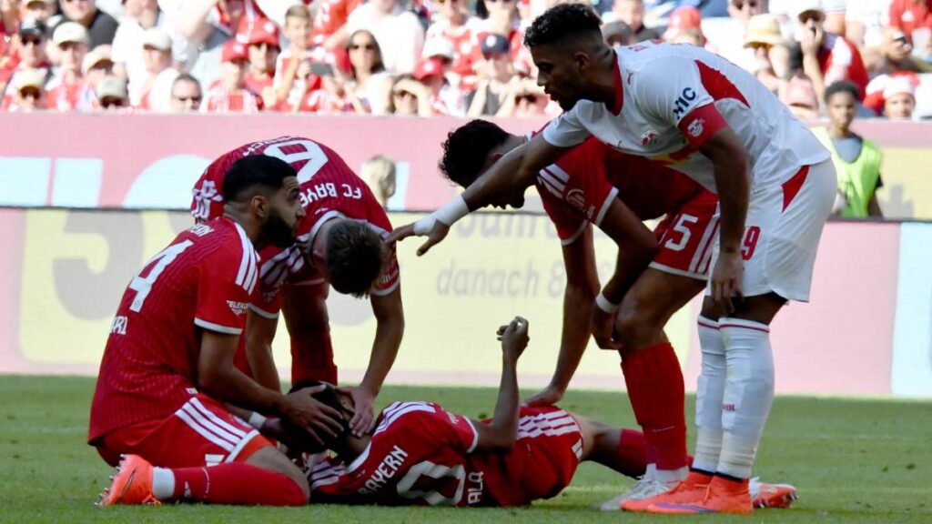 Jamal Musiala sufrió los estragos del calor