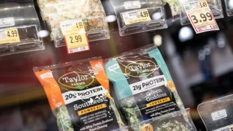 Sysco suspende compras de lechuga iceberg de México tras investigación por ciclosporiasis