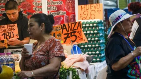 ¿Cuánto necesitas para lo básico? Inegi ubica en 4 mil 884 pesos el umbral mensual por persona en zonas urbanas
