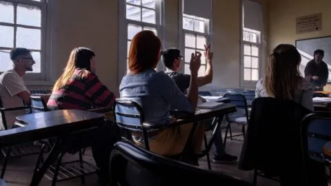 Exhiben a docente de Guanajuato con conductas inapropiadas