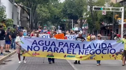 Marchan en Guadalajara por la mala calidad del agua en 12 municipios de la zona metropolitana