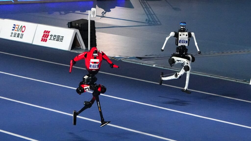 ¿Más rápido que Usain Bolt? Robot corre 100 metros en 9.39 segundos en los Juegos Mundiales de Robots Humanoides