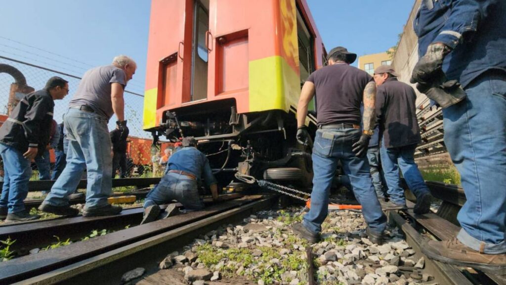 El Metro reincorporó a la vía el vagón que se salió de su posición durante pruebas en Ticomán.