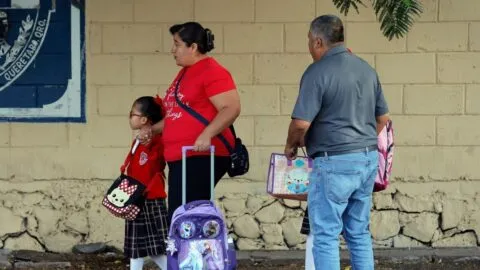 Miles regresan a clases con buen ambiente