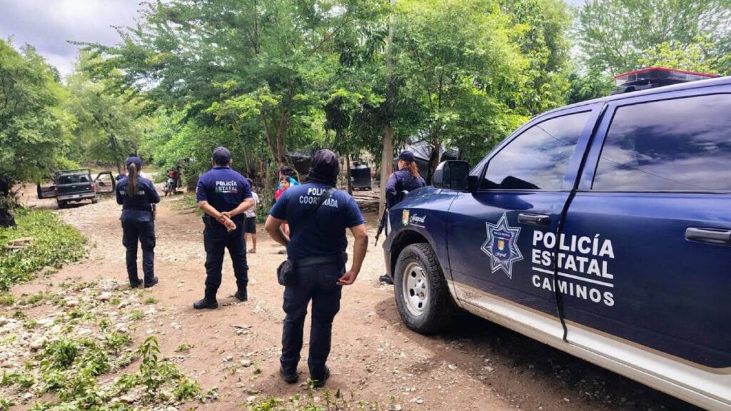 Aparecen narcomantas en Tepic, Nayarit.