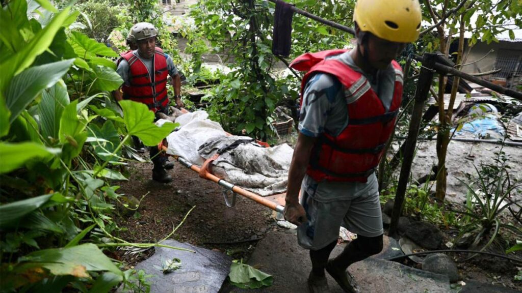 Nepal cifra en 823 el total de personas sin localizar tras las mortales inundaciones