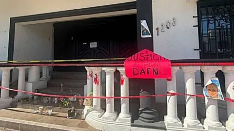 Padre de Dafne Zapata comparece vía Zoom en audiencia por la presunta violación de su hija