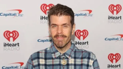 Familia de Perez Hilton informa que ya puede comunicarse tras crisis de salud mental
