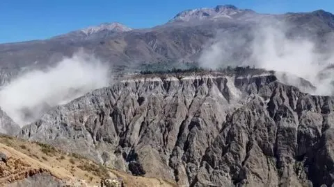 VIDEO: periodista mantiene la calma en vivo durante terremoto de 7.2 en Perú
