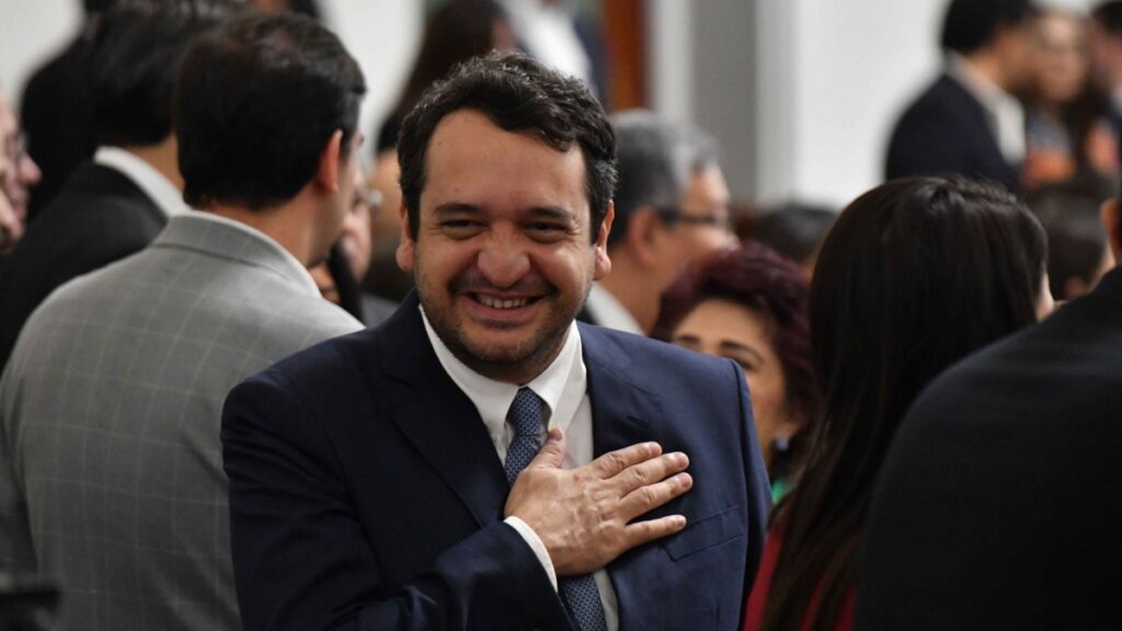 ¿Por qué el nombre de "Andy" López Beltrán aparece en una carpeta?