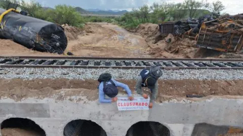 Ordenan a Ferromex remediar daño ambiental por derrame químico en Sonora