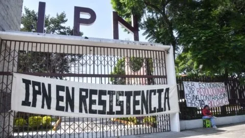 Estudiantes del IPN encabezan las movilizaciones en CDMX este 6 de agosto