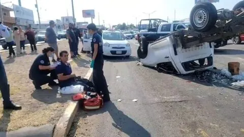 Tráiler sin frenos provoca choque múltiple en Aguascalientes; hay 21 lesionados