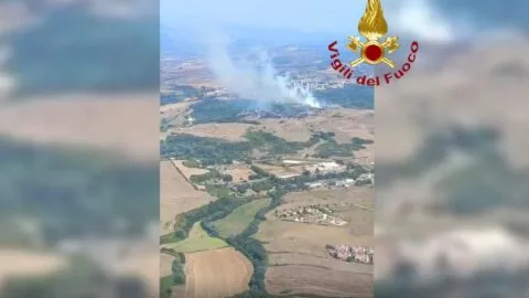Videos: fuerte explosión sacude fábrica de municiones en Italia
