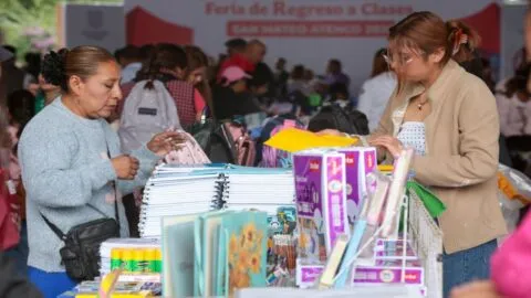 Beca Rita Cetina ya puede usarse para útiles y uniformes antes del regreso a clases