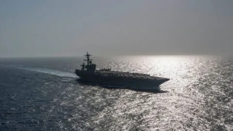 EE. UU. despliega el portaaviones USS George Washington en Medio Oriente para relevar al USS Abraham Lincoln