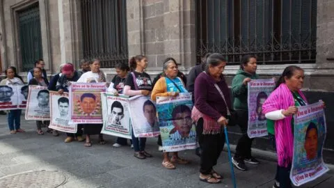 “Confianza nunca ha habido, ni nunca va a haber”: padres de los 43 normalistas de Ayotzinapa previo a reunión con Sheinbaum