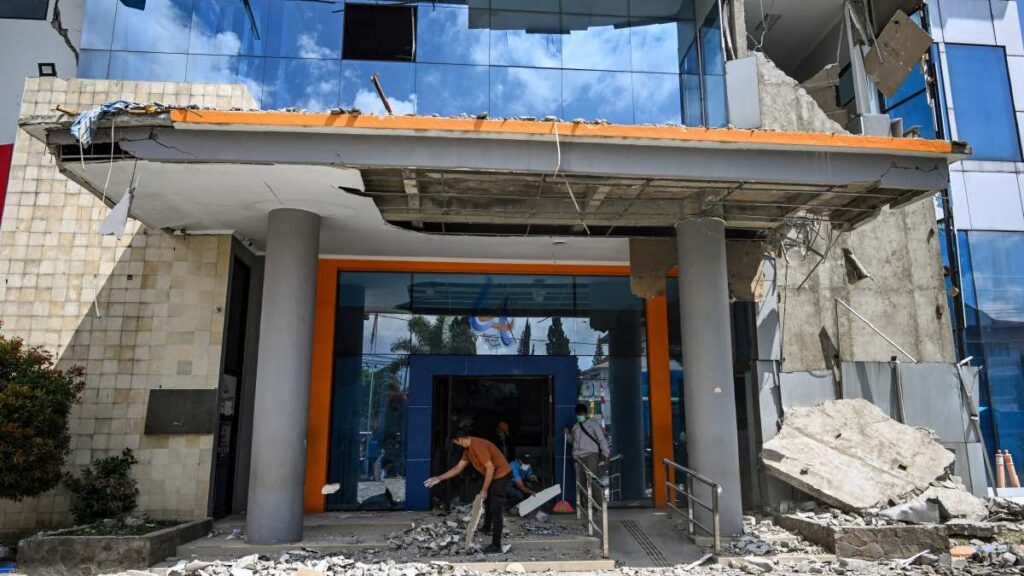 terremoto-77-indonesia-destruccion-imagenes