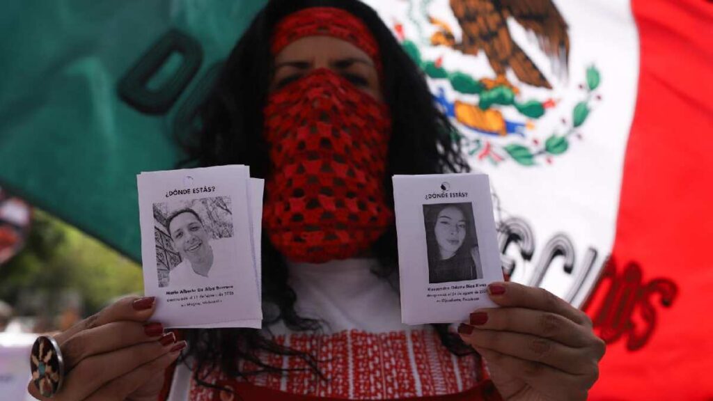 familiares-desaparecidos-protestas-fichas-busqueda